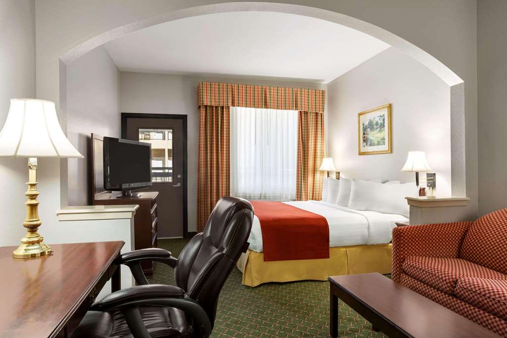 Country Inn & Suites by Radisson Fort Worth West l 30 NAS JRB - photo 9