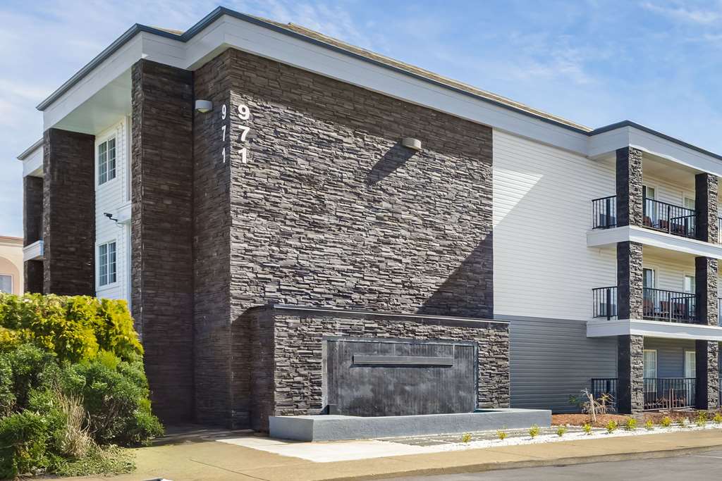 Best Western Plus Grand Manor Inn - photo 55