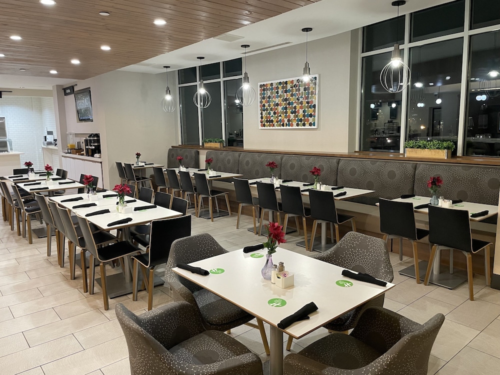 Holiday Inn Atlanta Gas South Arena Area by IHG - photo 21