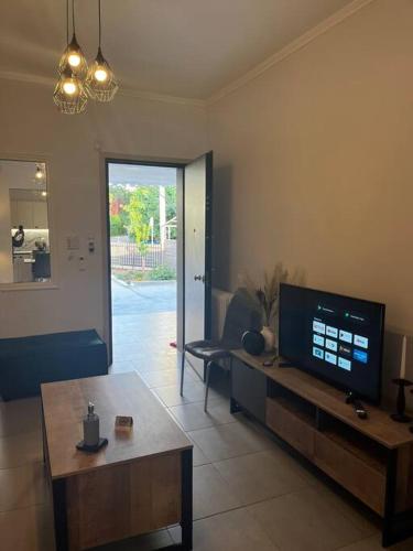 D & a House 150m From Chalandri Metro Station — 4-Star Luxury Hotel in Athens, Greece