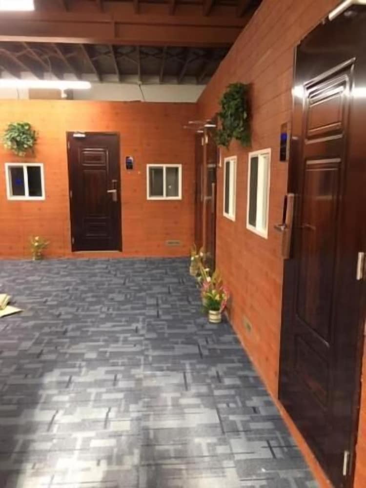 Hotel Bnb - carbon neutral hotel in Chicago