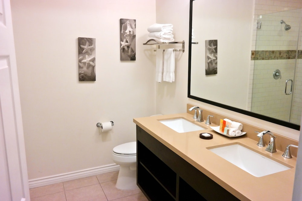 Malibu Country Inn - photo 43