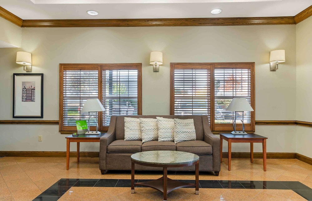 Extended Stay America Suites Kansas City Lenexa 87th St - photo 4