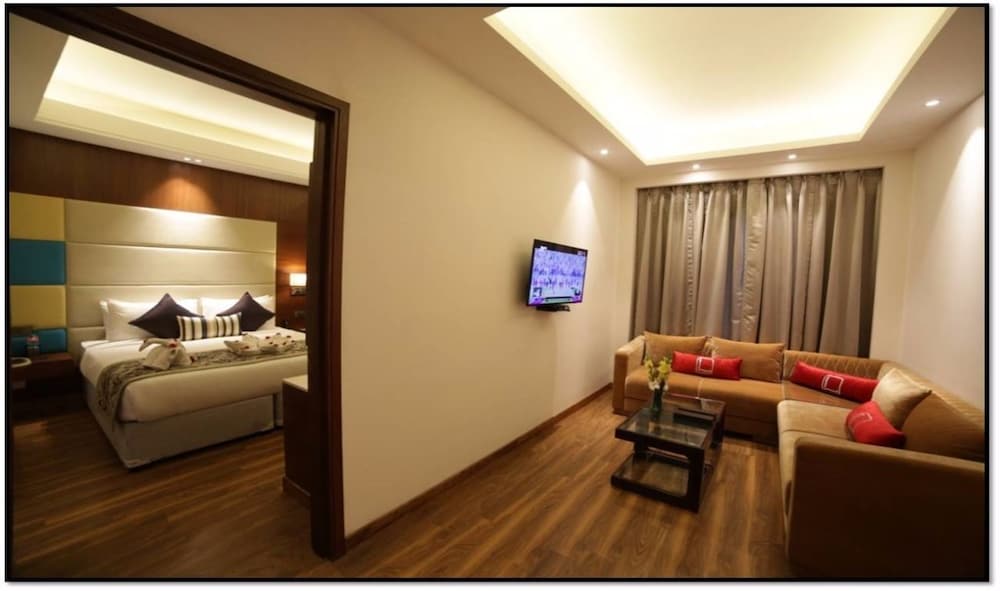 The P L Palace Agra — hotel in Agra