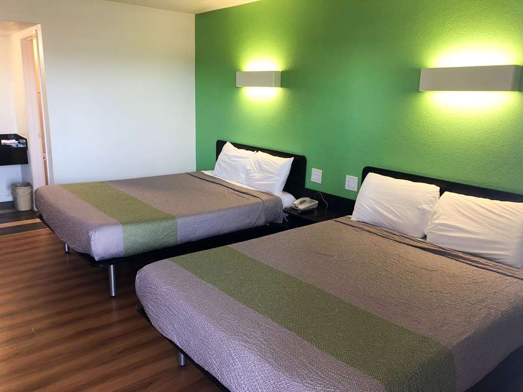 Motel 6 Barstow CA - photo 13