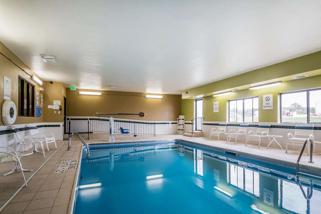 Quality Inn Coralville Iowa River Landing - photo 23