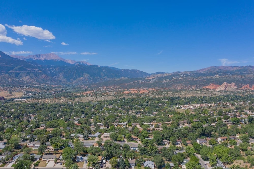 4BR Dog friendly Minutes to Garden of the Gods - photo 35