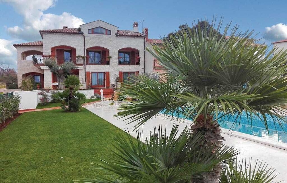 Vila Anamarija B&B — 4-Star Luxury Hotel in Porec, Croatia