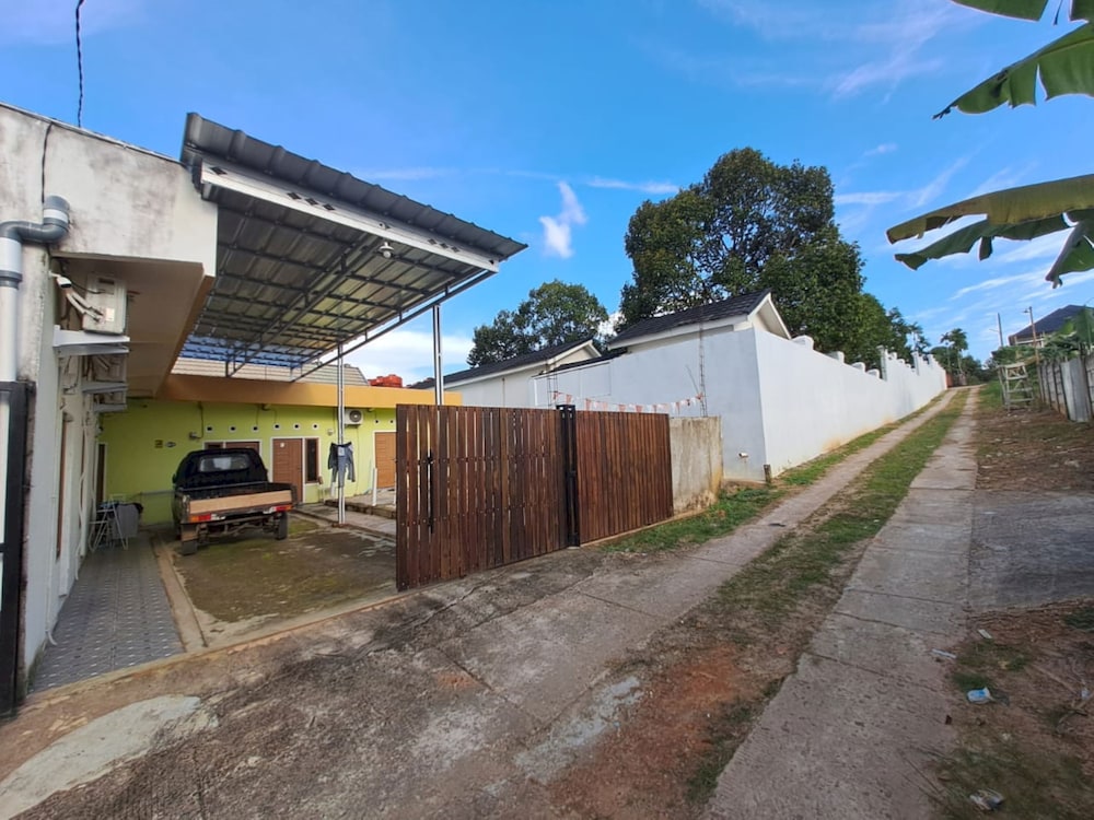 Hotel O Guest House Gembul Syariah in Jambi City, Indonesia