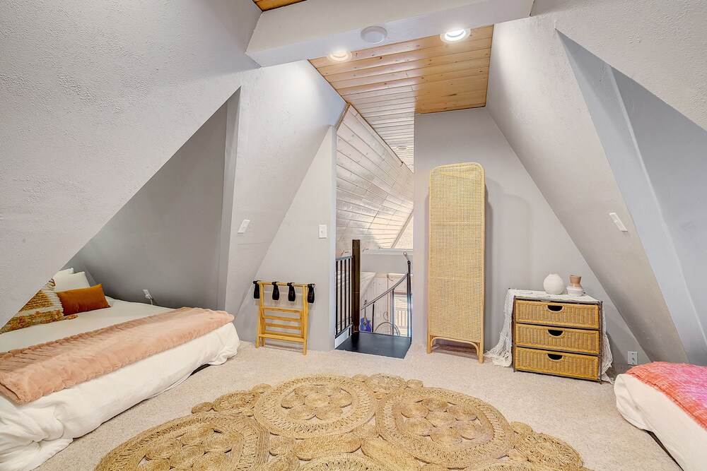The Fox A Frame An Intimate Mountain Retreat - photo 12