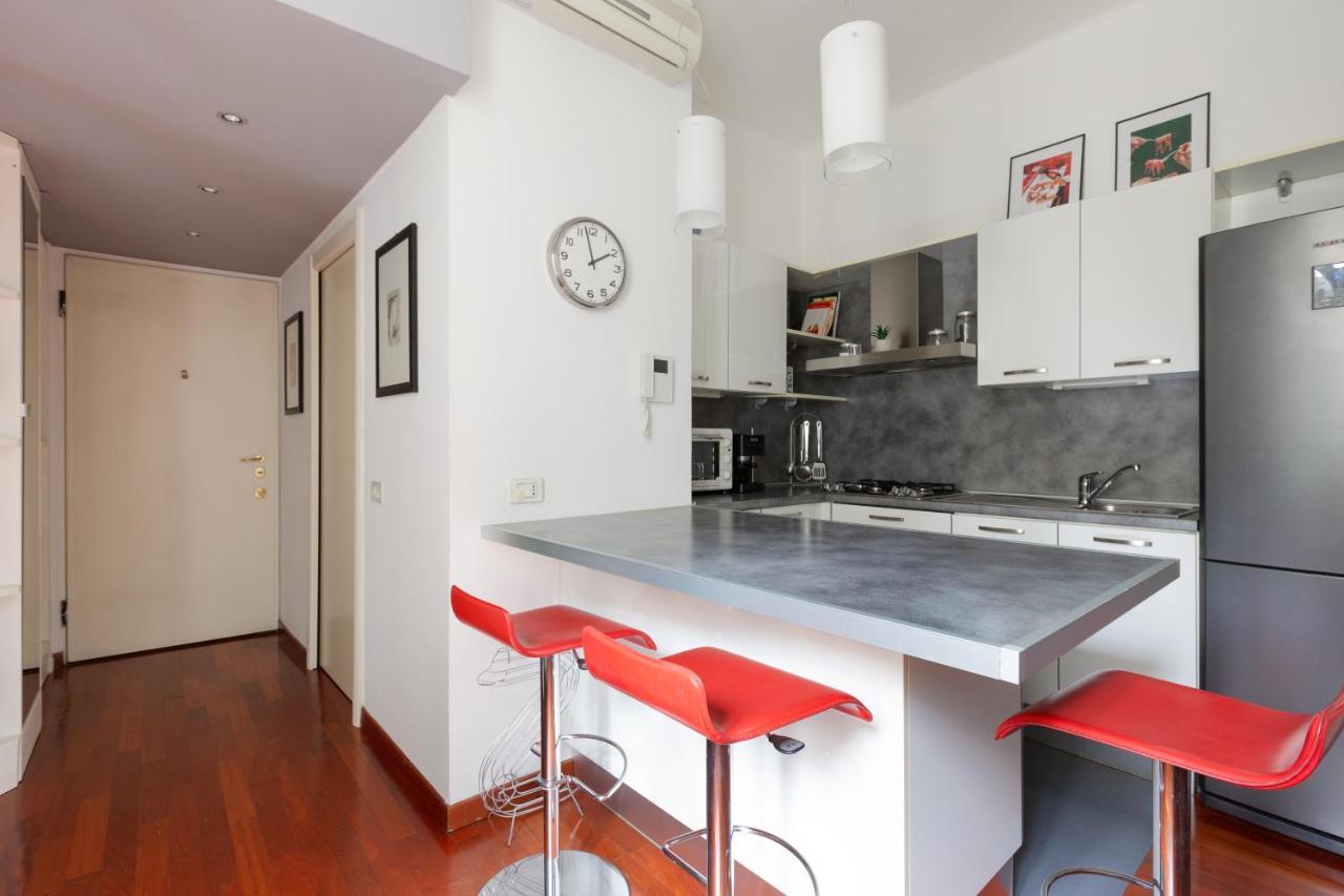Guesthost Porta Venezia M1 Cosy Apartment — 4-Star Luxury Hotel in Milan, Italy