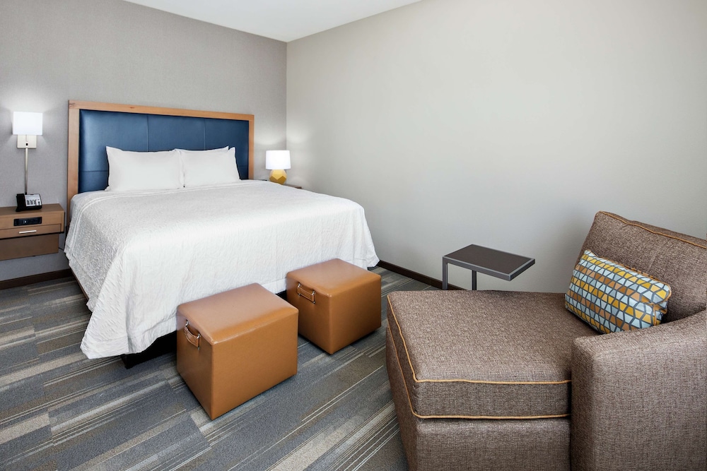 Hampton Inn & Suites San Diego Airport Liberty Station - photo 11