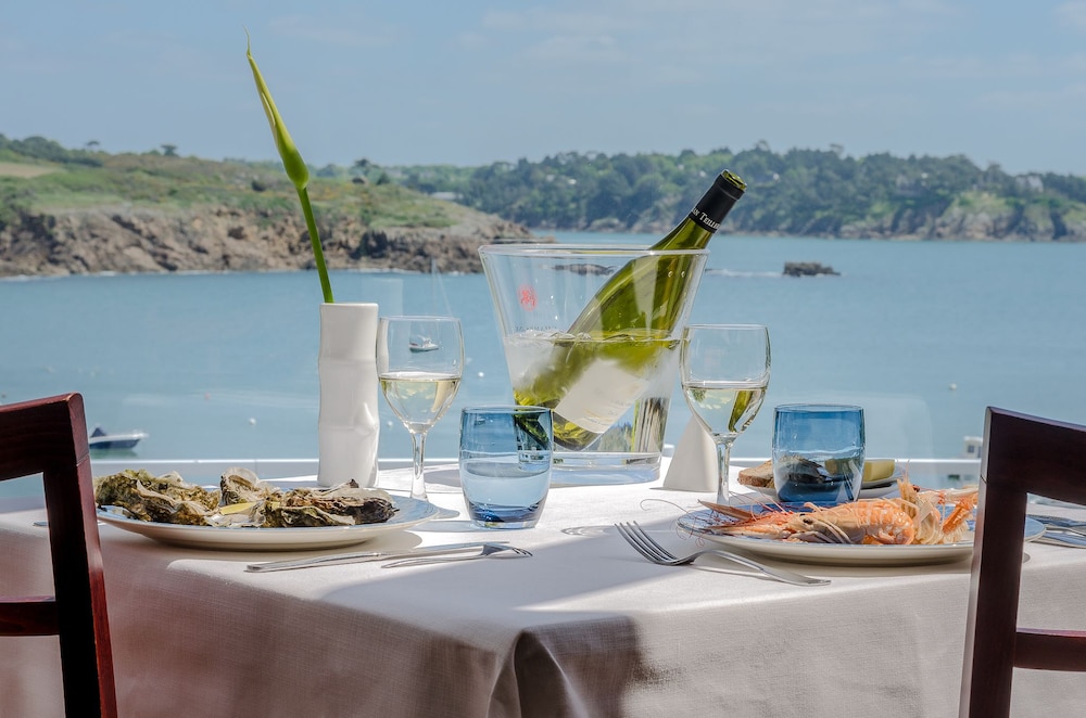 Hotel du Port et de l'Aven - carbon neutral hotel in Nevez