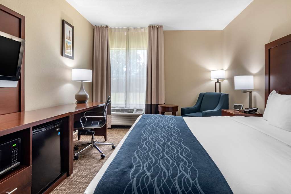 Comfort Inn & Suites Junction City near Fort Riley - photo 11