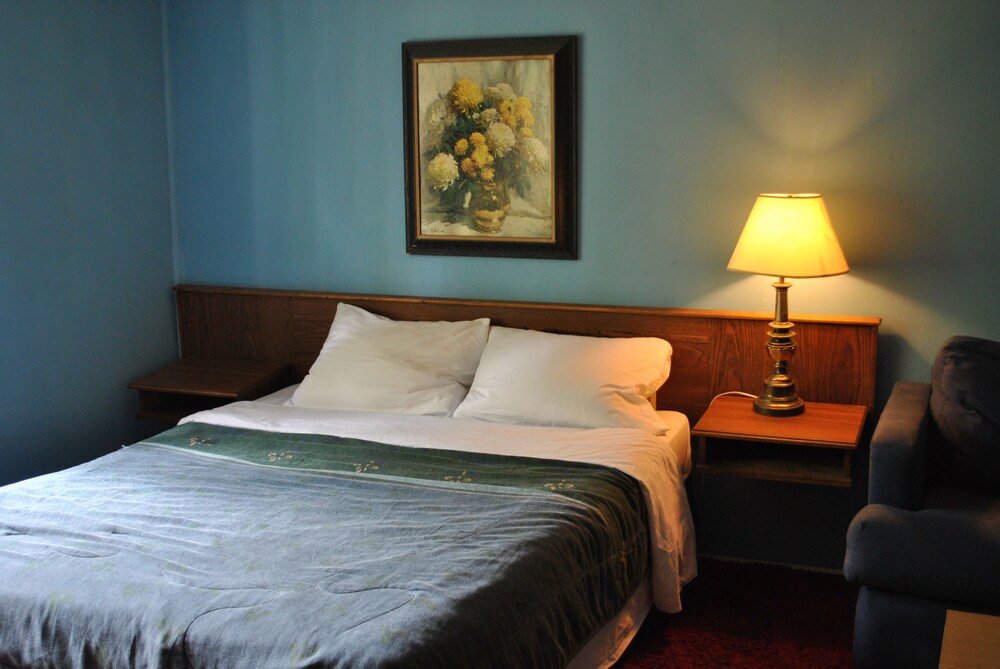 Lake of the Woods Resort in Hope, Canada