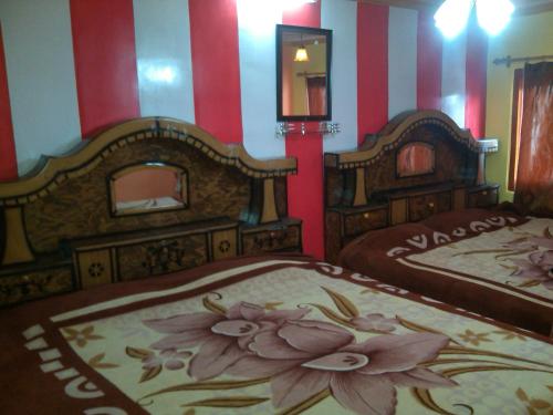 Goroomgo Gulzar Palace Srinagar - carbon neutral hotel in Srinagar