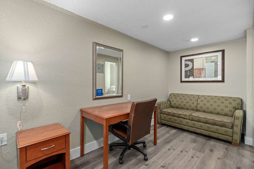 Travelodge by Wyndham Kissimmee Orlando - photo 27