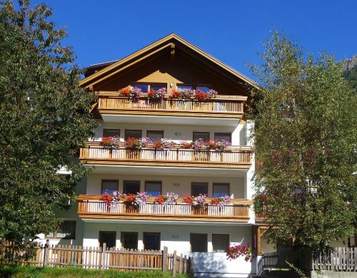 Sonnenschein Panorama Apartments Zirm SPA inklusive — 4-Star Luxury Hotel in San Giovanni, Italy