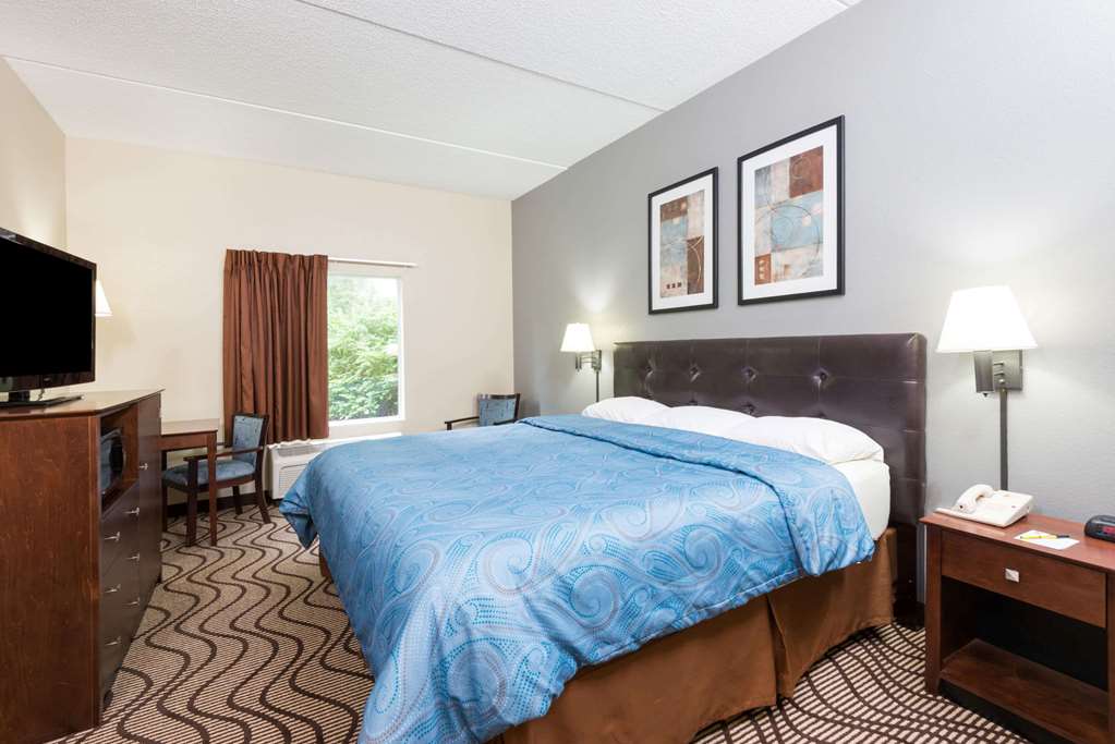 Super 8 by Wyndham Mars Cranberry Pittsburgh Area - photo 9