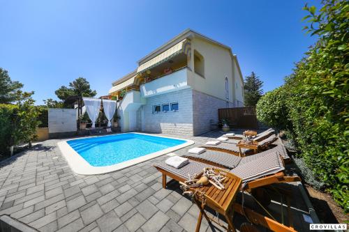 Monty in Pridraga, Croatia