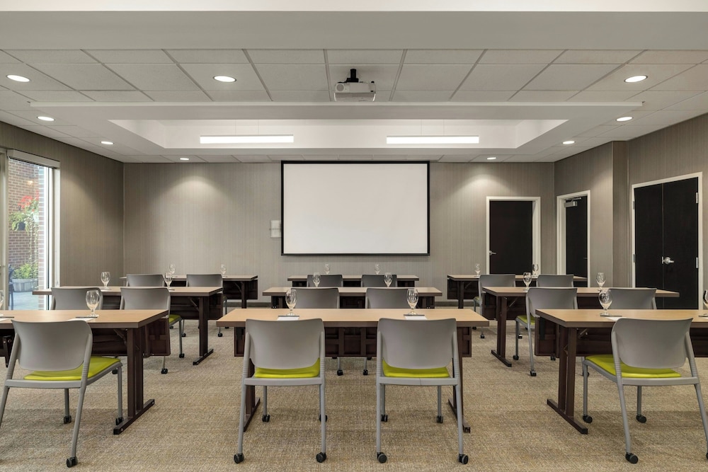 SpringHill Suites by Marriott Roanoke - photo 33