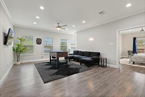Game Room & Event Open Luxury Haven — 4-Star Luxury Hotel in Dallas, United States