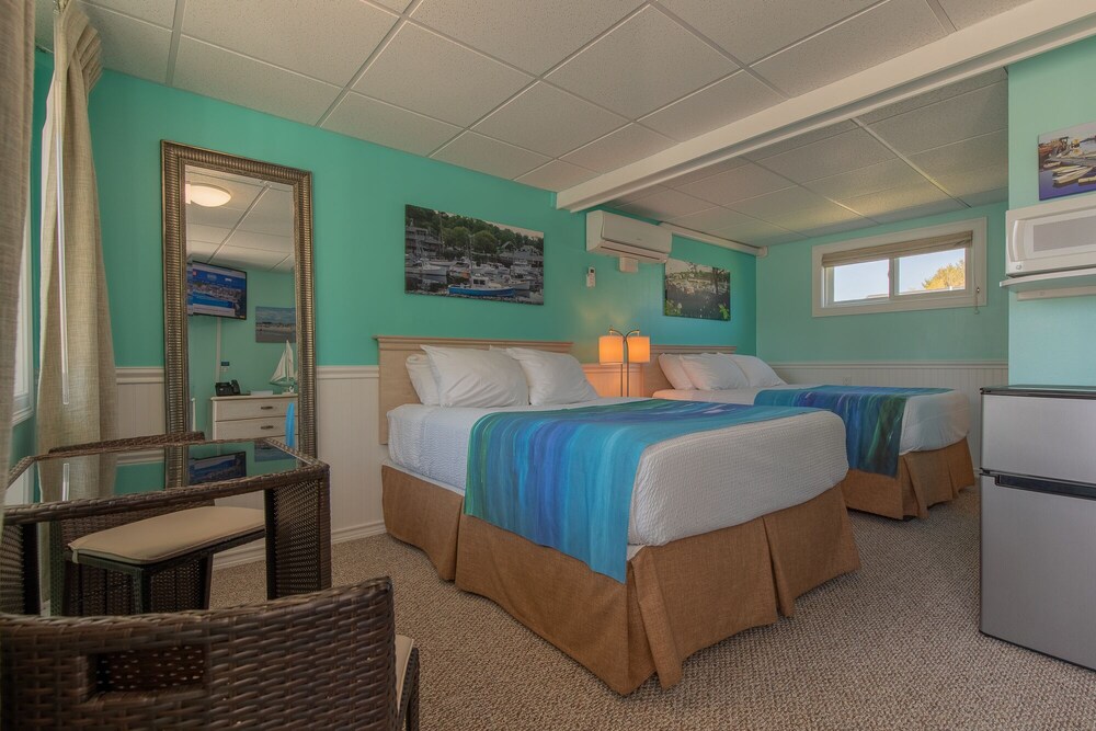Footbridge Beach Motel - photo 32