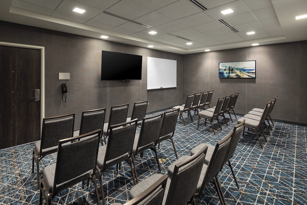 Courtyard By Marriott Seattle Northgate - photo 31
