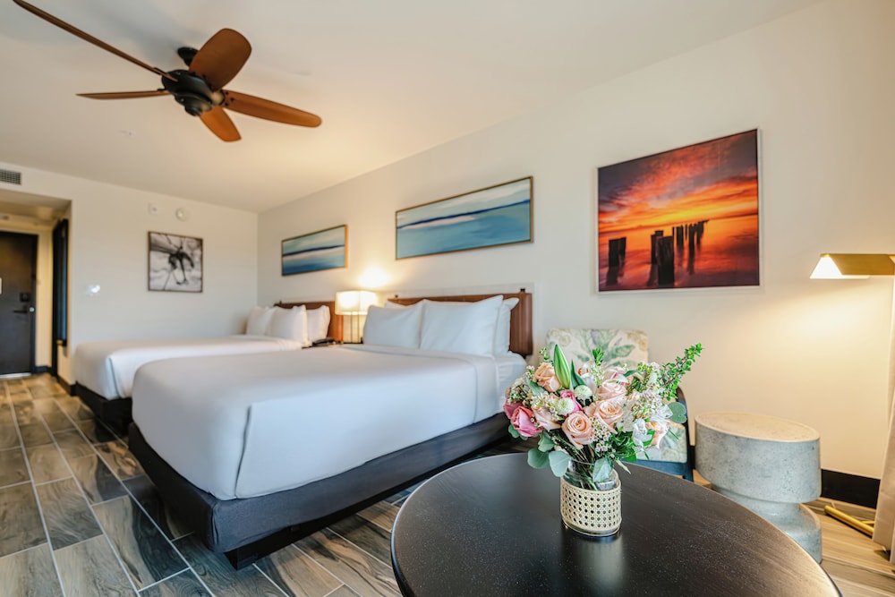 The Perry Hotel Naples - photo 13