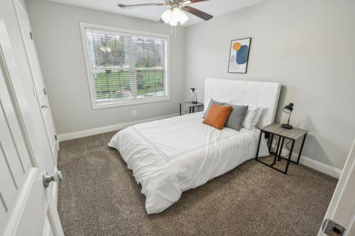 Biltmore Luxury 1517 #2 Townhomes l 2Bd 2 Bth — 4-Star Luxury Hotel in Clarksville, United States