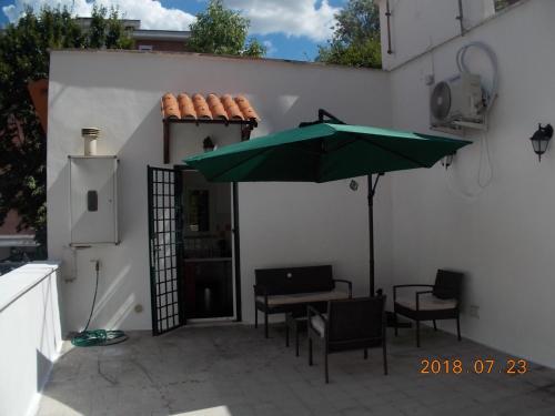 L'attico di Val. — 4-Star Luxury Hotel in Rome, Italy
