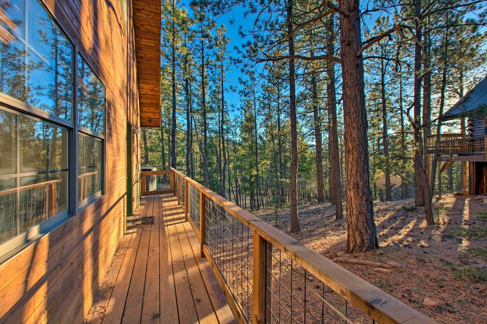 Family Cabin with Hot Tub 1 Mi to Angel Fire Resort - photo 18