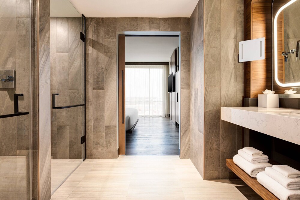 Odessa Marriott Hotel & Conference Center - photo 16