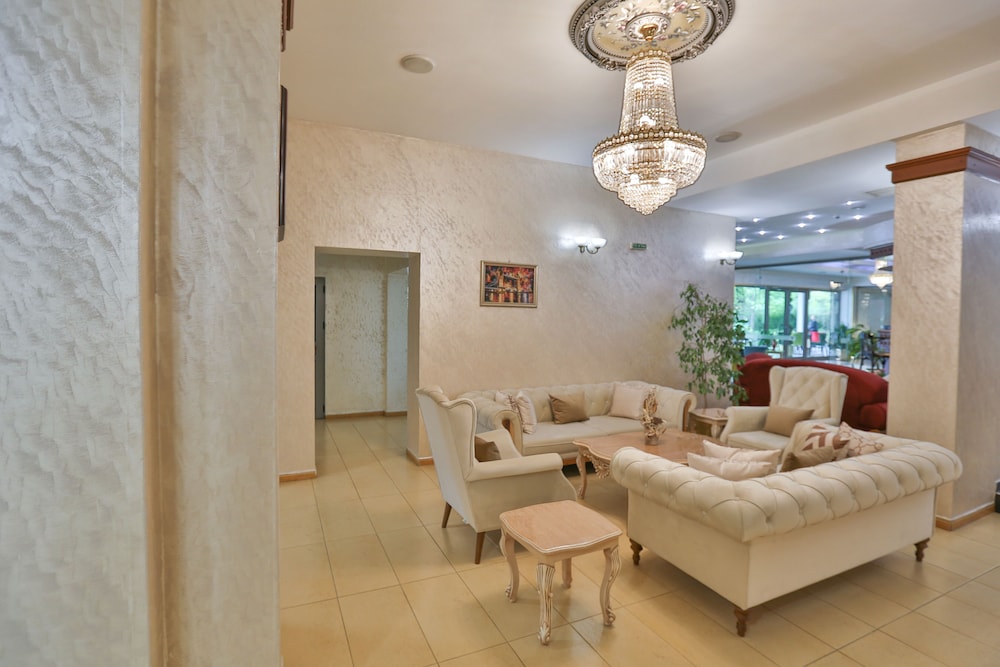 Terra Europe Brontes Hotel — Targovishte — photo 2