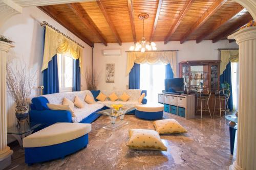 Villa Victoria by CorfuEscapes — 4-Star Luxury Hotel in Agios Matthaios, Greece