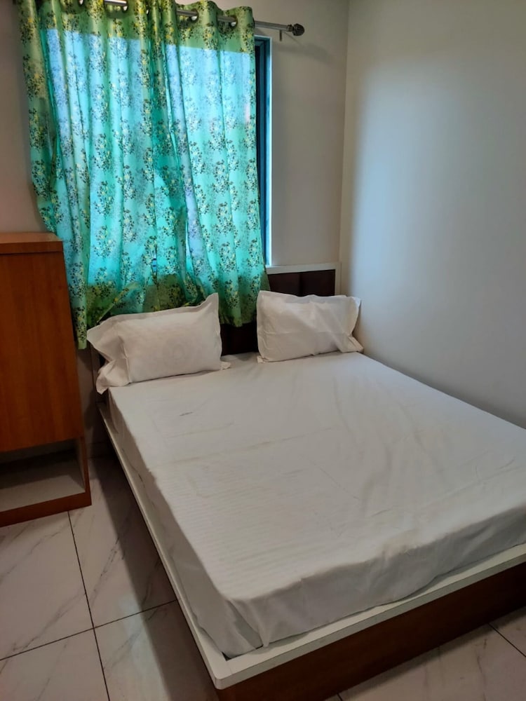 Goroomgo Janata Inn Gujarat — Vapi — photo 4