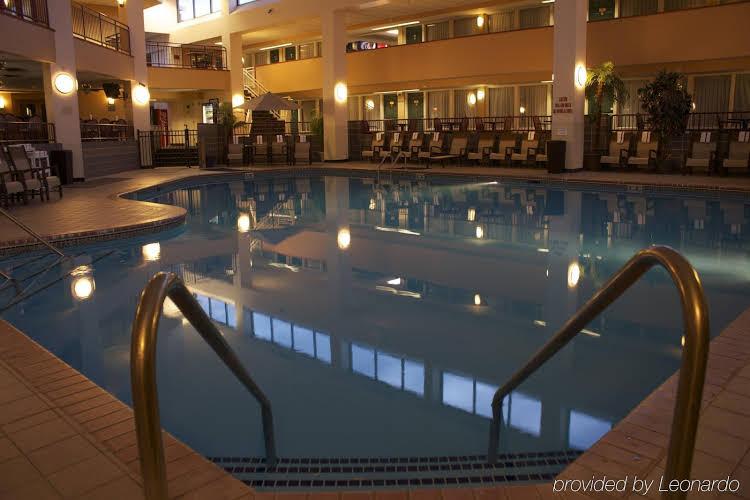 The Plaza Hotel & Suites - photo 3