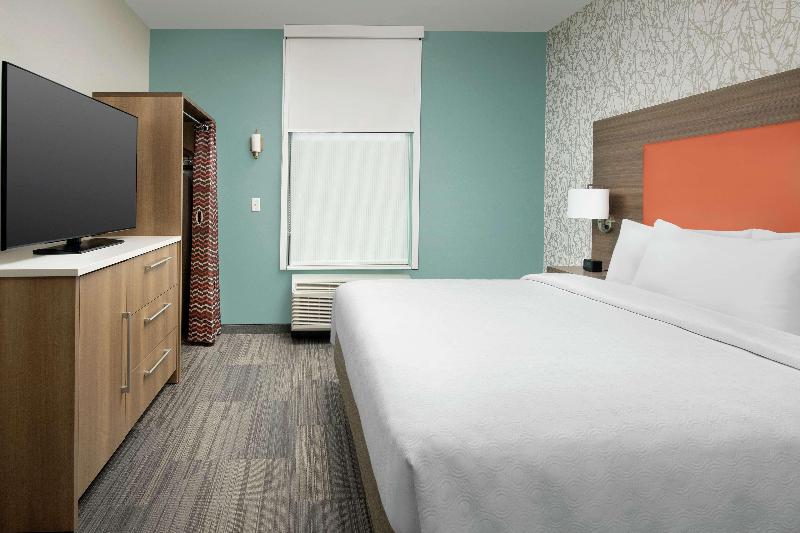 Home2 Suites by Hilton Edison - photo 33