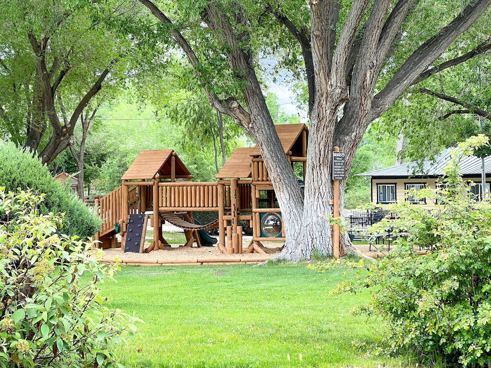 Cedar Creek Lodging & RV Park - photo 59