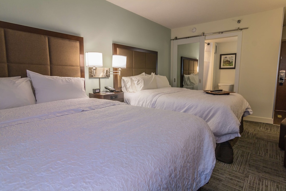 Hampton Inn Winchester University Mall Area - photo 10