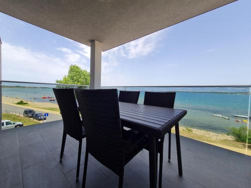 Apartmani Adria — 4-Star Luxury Hotel in Nin, Croatia
