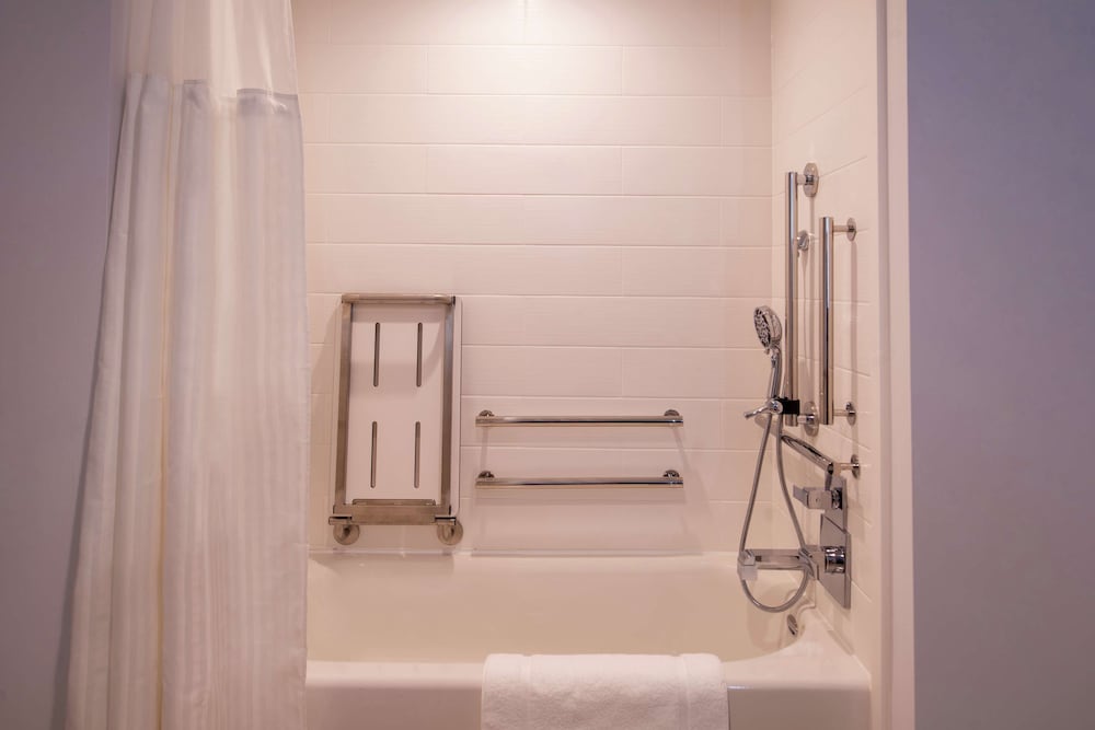 Hilton Garden Inn Kansas City Airport - photo 27