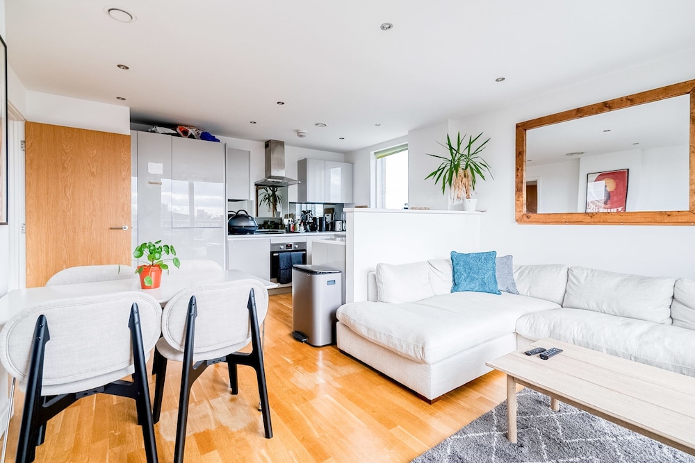 Modern Bermondsey Apartment — 4-Star Luxury Hotel in London, United Kingdom