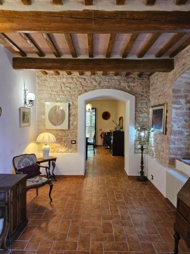 La Rosa Dei Venti Country House — 4-Star Luxury Hotel in Fossato Di Vico, Italy