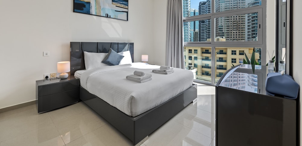 Stylish 1 BR with sea view Sunset view — 5-Star Luxury Hotel in Dubai, United Arab Emirates