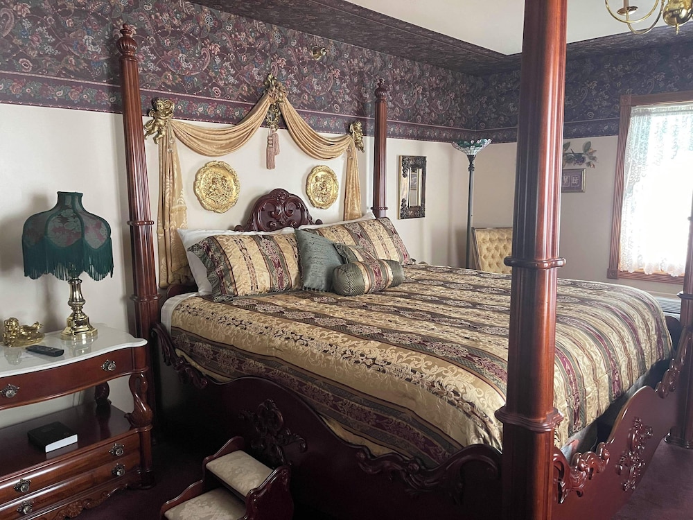 Victorian Inn Superior By Capital O NE - photo 10