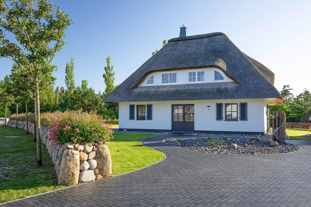 Ferienhaus Graukranich 41 — 4-Star Luxury Hotel in Zingst, Germany