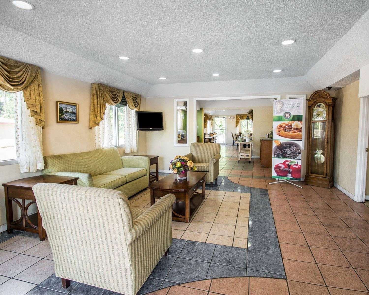 Red Roof Inn Evergreen - photo 12