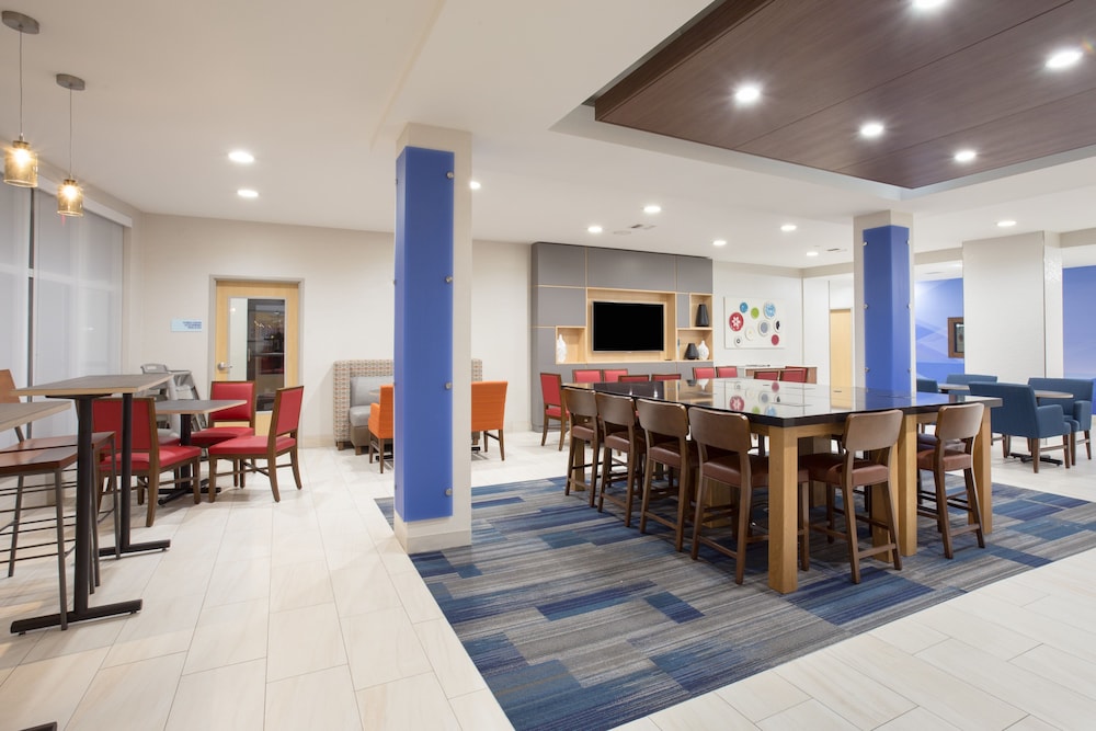Holiday Inn Express & Suites Amarillo by IHG - photo 34