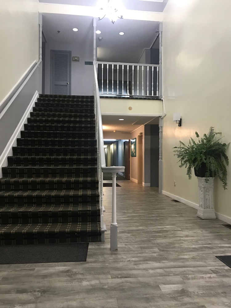 Days Inn by Wyndham Thomson - photo 4